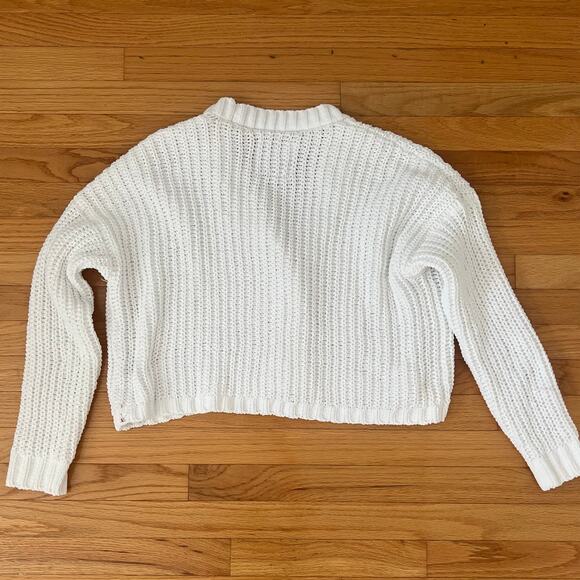 Hollister White Chenille Cropped Cardigan Sweater M Cute Summer Layer - Picture 8 of 9